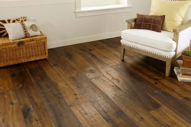 Inspiration for a rustic living room remodel in Philadelphia