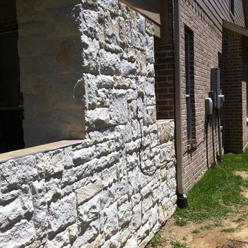 Houston Outdoor Kitchen and Media Area - Long, Narrow Space