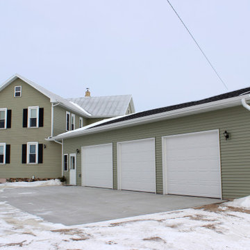 Presentation Room with Wheelchair Ramp and 3-car Garage