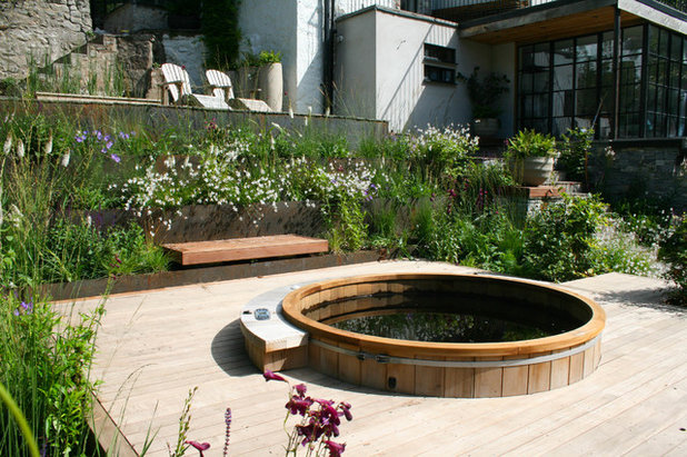 by Abigail Hazell Landscape & Garden Design Ltd.