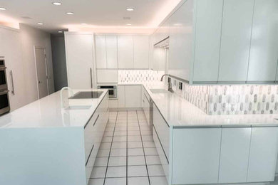 Inspiration for a contemporary kitchen remodel in Cleveland