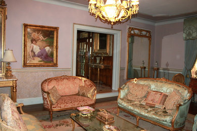 Inspiration for a timeless home design remodel in Toronto