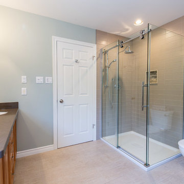 Modern Bath with Soaking Tub