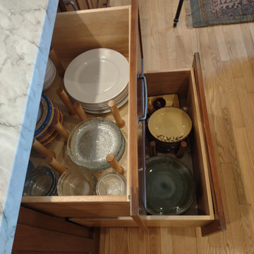 Transition Kitchen with dry bar