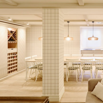 Diseño interior de cocina comedor en tonos claros