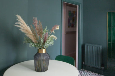 Kitchen - eclectic kitchen idea in London