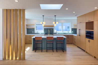 Kitchen - large transitional kitchen idea in Los Angeles