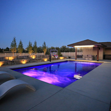 Vinyl liner with custom rain sheer