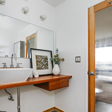 Silver Lake Bohemian Condo Bathroom