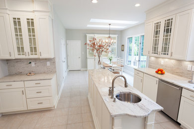 Kitchen - traditional kitchen idea in DC Metro