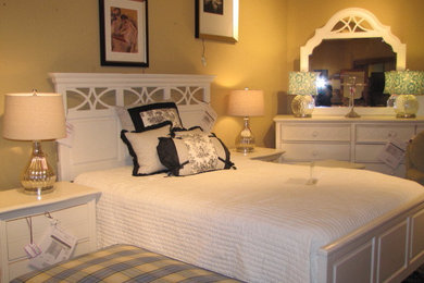 Inspiration for a bedroom remodel in Tampa