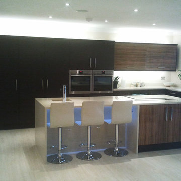 Scott - Contemporary Island Kitchen