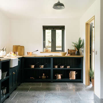 The Leicestershire Kitchen in the Woods by deVOL