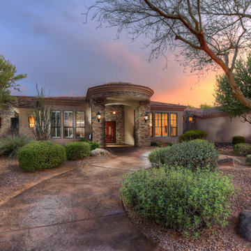Avenida Del Valle House