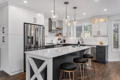 Inspiration for a modern kitchen remodel in Vancouver