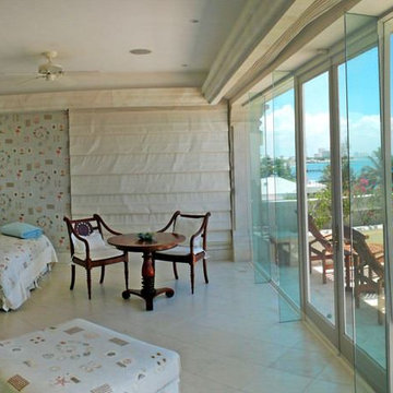 Waterfront Villa. Mediterranean. Villa Madonna on the beach. Cancun, México.
