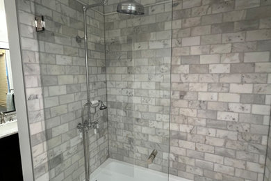 Inspiration for a modern bathroom remodel in Minneapolis