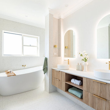 North Willoughby | Tranquil Retreat | Ensuite, Main & WC, Powder Room