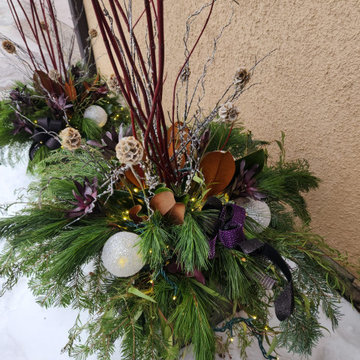 Holiday Planters 2022