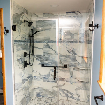 "Crash Blue" marble look bathroom
