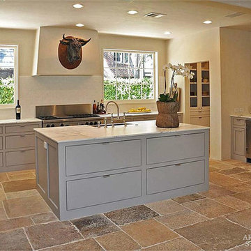Stone Floor – Antique, Reclaimed Limestone ‘Dalle de Bourgogne’ pavers