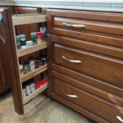 Dynasty, Cherry, Nutmeg, Onyx - Kitchen Cabinetry