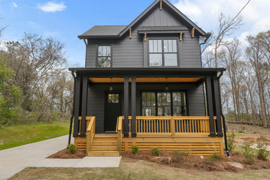 Inspiration for a farmhouse exterior home remodel in Atlanta