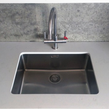 Kitchen worktops in Caesarstone 5141 Forsty Carrina quartz polished