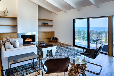 Example of a living room design in Santa Barbara