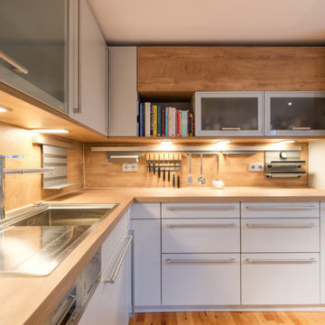 Küchenrenovierung: erhöhte Arbeitsplatte + mehr Stauraum