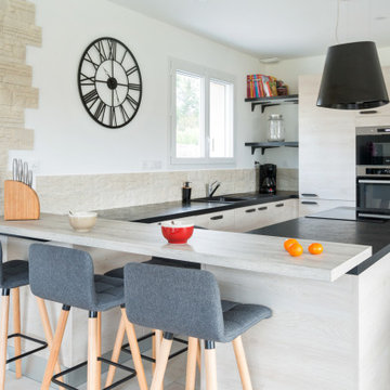 Cuisine au ton bois et pierre