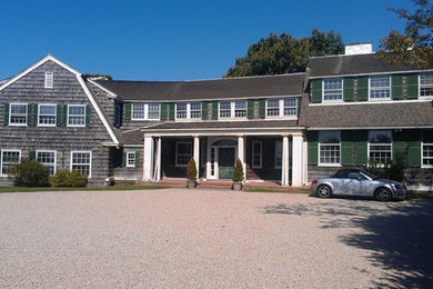 Example of a classic entryway design in Boston