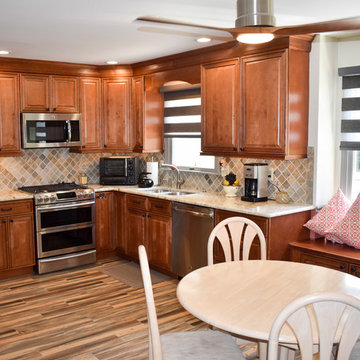 Langhorne Traditional Raised Maple
