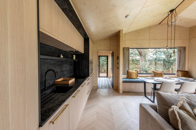 This is an example of a kitchen in Kent.
