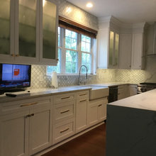Transitional shaker cabinets kitchen with quartz counter-top