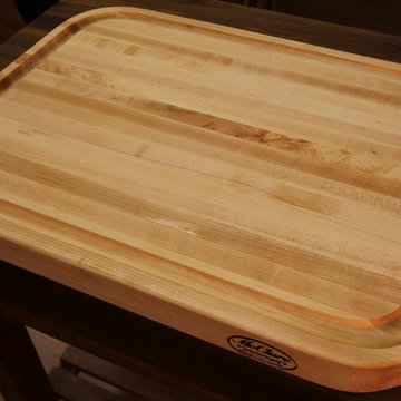 Butcher Block Cutting Board with Juice Groove