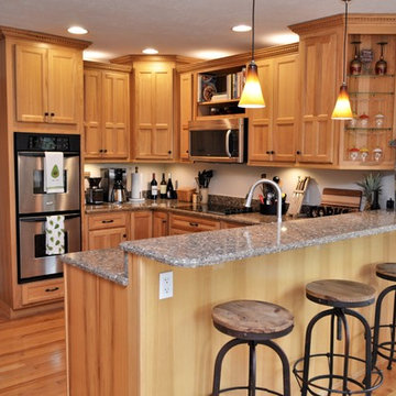 Wanatah, IN. Haas Signature Collection. Traditional Hickory Kitchen