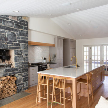 Limestone & Oak Kitchen