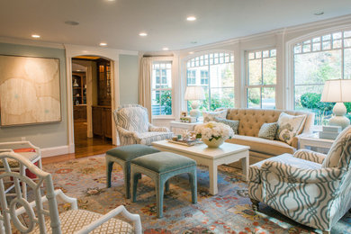 Example of a living room design in Other