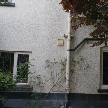 External selfcleaning painting & decorating to the pebble dash coating in Putney