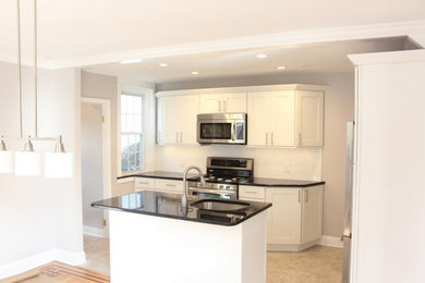 Elegant kitchen photo in Philadelphia