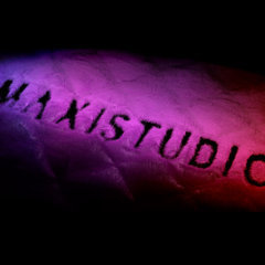 Maxi Studio