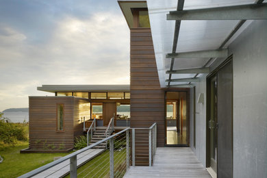 Inspiration for a contemporary exterior home remodel