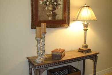 Elegant entryway photo in Houston
