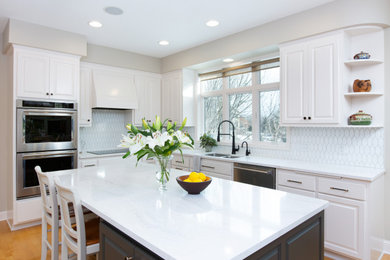 Transitional kitchen photo in Minneapolis