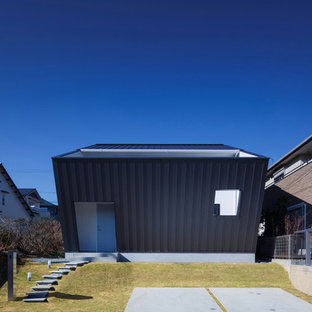 大阪のモダンスタイルのおしゃれな家の外観 (戸建) の写真