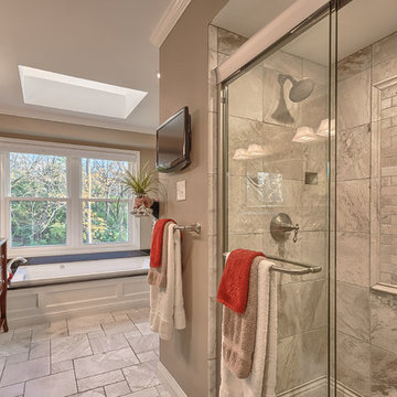 DesPeres Master & Guest Bathrooms