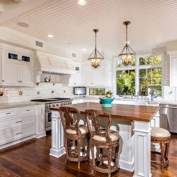 Luxurious Del Mar Kitchen Design with Custom Interior Lighting