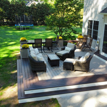 Deck with Buildt in Benches & Planter Boxes
