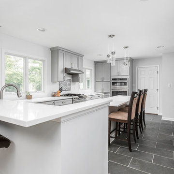 Deerfield Modern Kitchen